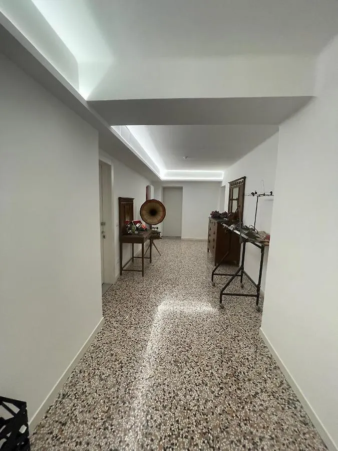 Sisila Locazione Hotel Vittorio Veneto