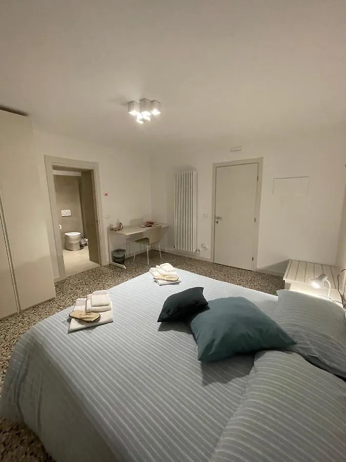 Sisila Locazione Hotel Vittorio Veneto 0*,  Italy